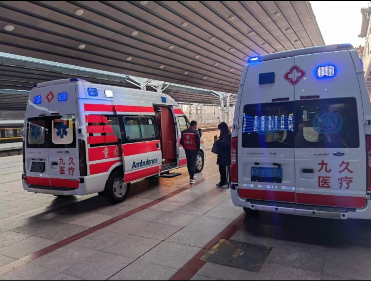 蓬安县救护车长途转运